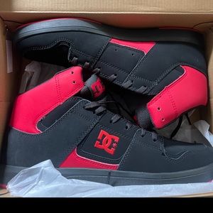 Men’s DC High top shoes